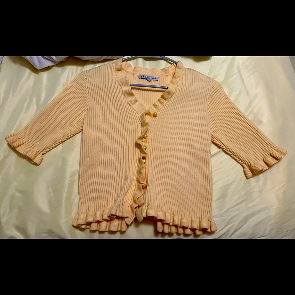 Never worn. I believe I got it from the mall from a store called “Q”